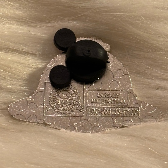 Disney Scuttle Trading Pin 2017 - Picture 2 of 4